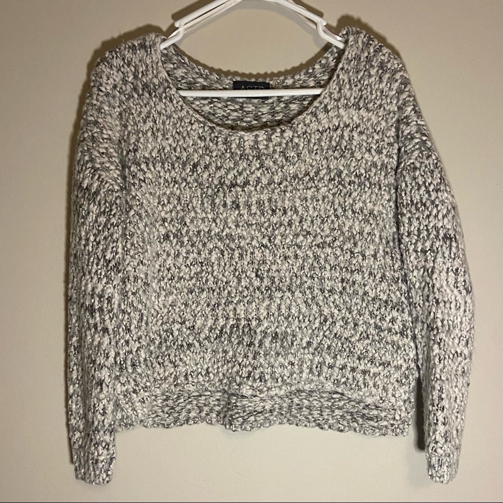 Astr Sweater Size S